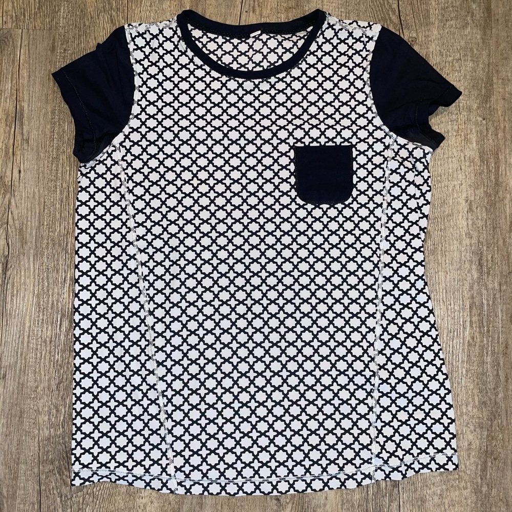 Lululemon Athletic Shirt - black and white with pocket detail